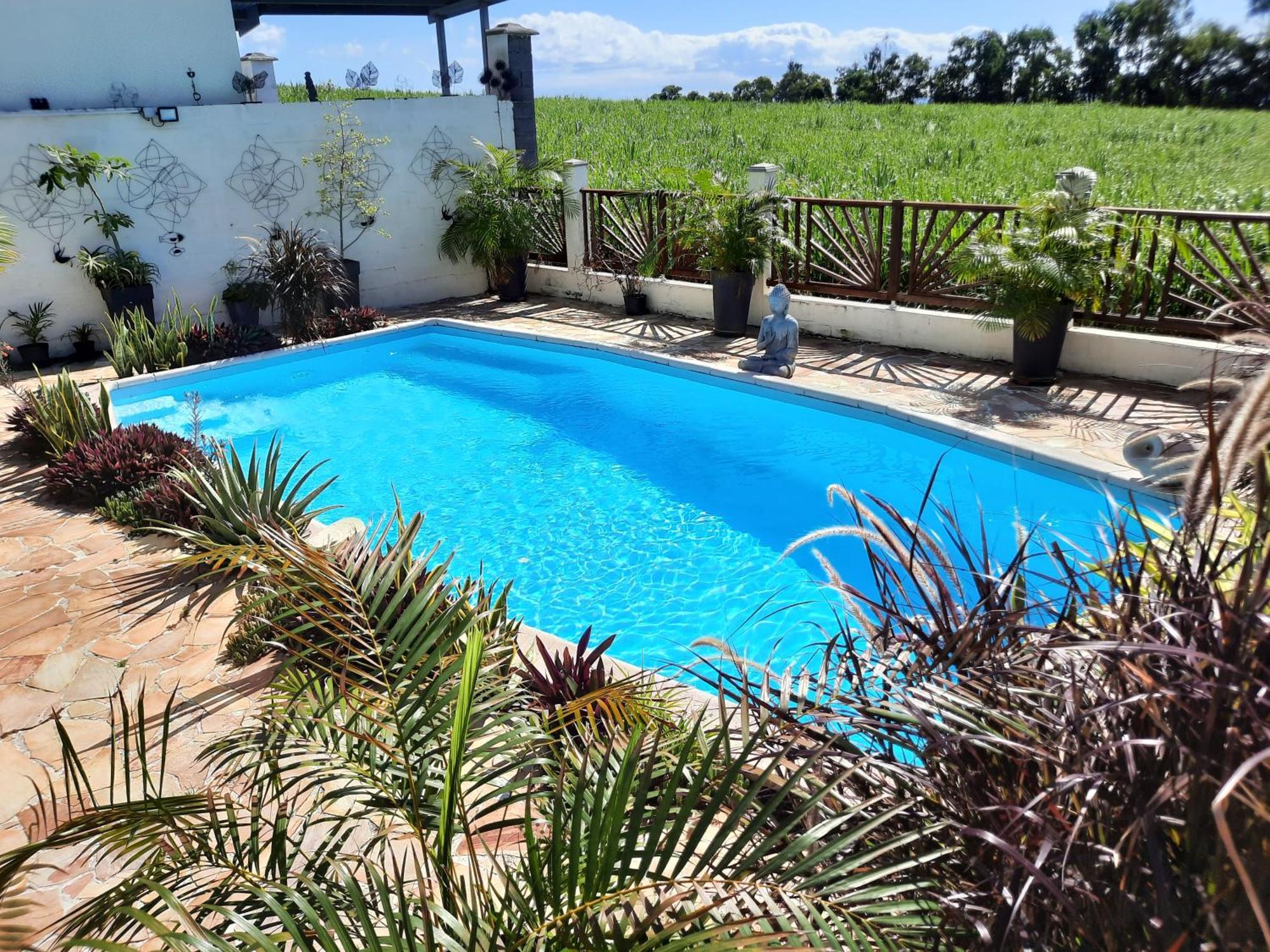 Joli Appartement, Piscine, Jacuzzi Sainte-Suzanne 외부 사진